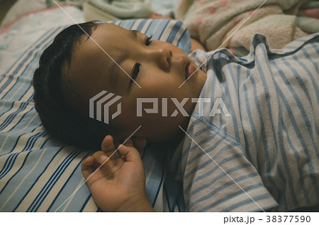 4 years old 38377590