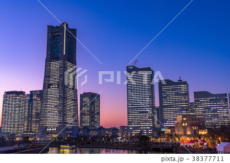《神奈川県》横浜みなとみらい・全館ライトアップ夜景 《神奈川県》横浜みなとみらい・全館ライトアップ夜景 38377711