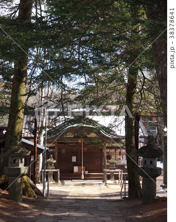 冬の軽井沢諏訪神社 38378641