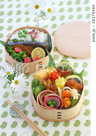 春のお弁当　お花見弁当 38379484