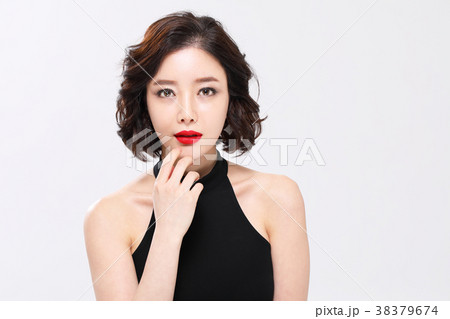メイク 顔 女性 38379674