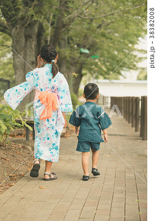 4 years old   &   9 years old 38382008