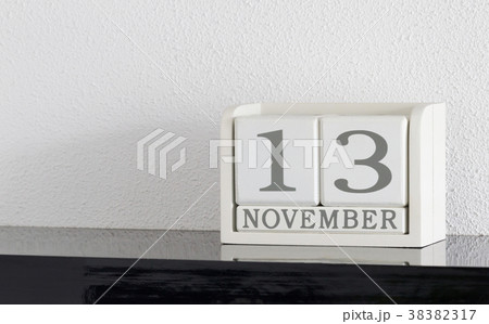 White block calendar 38382317