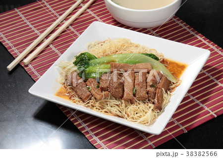 dried noodles dried noodles 38382566
