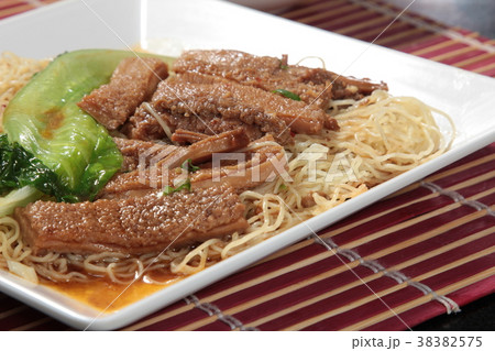 dried noodles dried noodles 38382575