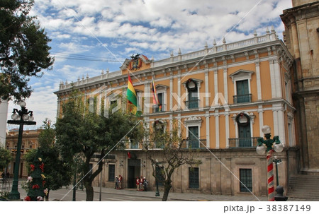 ボリビアの大統領府 38387149