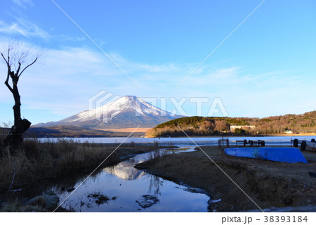 山中湖から望む富士 38393184