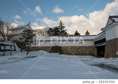 鶴ヶ城・南走長屋と干飯櫓 冬の会津(福島県) 鶴ヶ城・南走長屋と干飯櫓 冬の会津(福島県) 38393491
