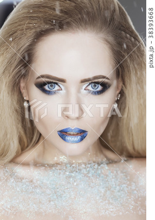 Winter Beauty Woman. Christmas Girl Makeup 38393668