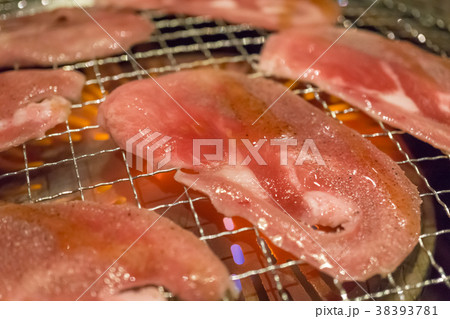 牛タン塩焼き 牛タン塩焼き 38393781