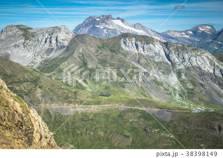 Cirque de Gavarnie, with the Gavarnie  38398149