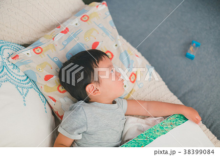 4 years old 4 years old 38399084