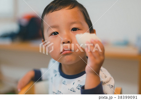 4 years old 4 years old 38399091
