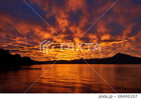 北海道　支笏湖モーラップの夕焼け 38400107