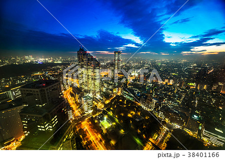 city skyline in Shinjuku, Tokyo, Japan 38401166