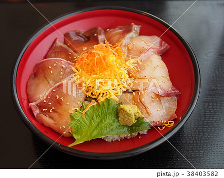 鹿児島名物 「カンパチの漬け丼」 鹿児島名物 「カンパチの漬け丼」 38403582