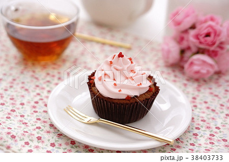 カップケーキと紅茶の写真素材