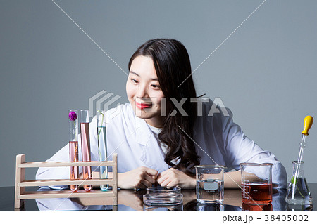実験 科学者 実験室 38405002