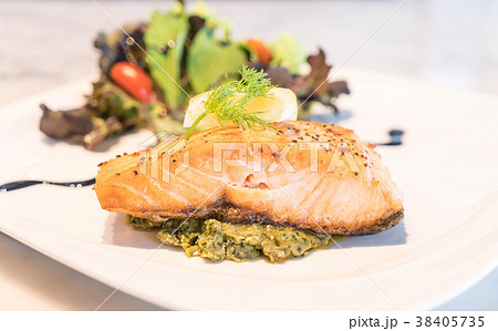 Salmon steak grilled Salmon steak grilled 38405735