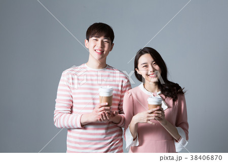 コーヒー カップル 男 38406870