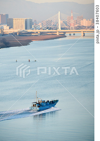 船舶 水面 海面 水産業 日本 町 街 朝 モーニング 船舶 水面 海面 水産業 日本 町 街 朝 モーニング 38407603