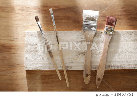 DIYのペイントに使う筆のイメージ DIYのペイントに使う筆のイメージ 38407751