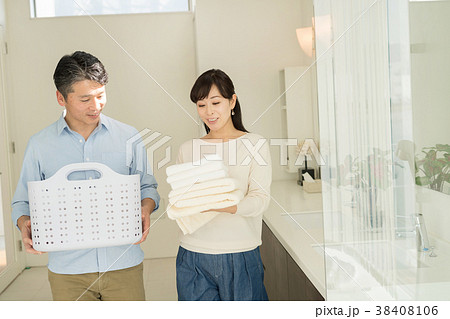 ミドル 夫婦 ライフスタイル イメージ 38408106