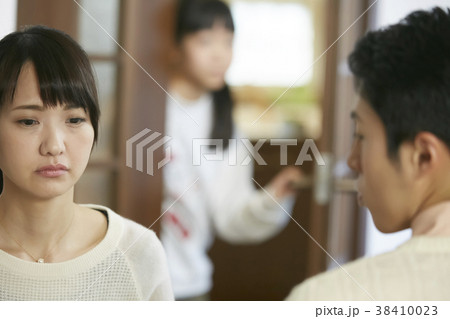 夫婦喧嘩と子供 38410023