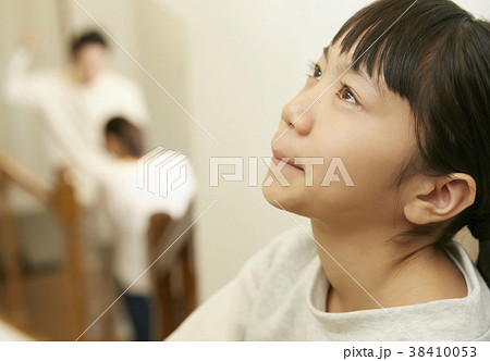 夫婦喧嘩と子供 38410053