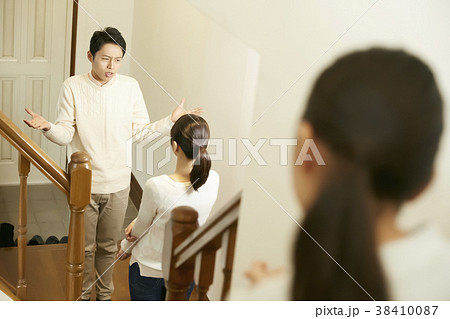 夫婦喧嘩と子供 夫婦喧嘩と子供 38410087