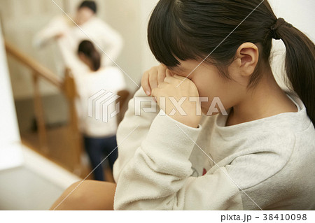 夫婦喧嘩と子供 38410098