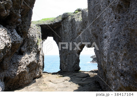 徳之島・犬の門蓋 38417104