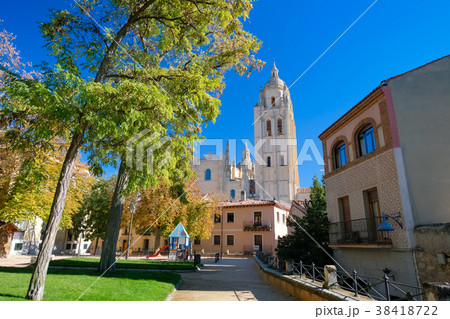 セゴビア ラ・メルセー広場 Plaza de la Merced 38418722