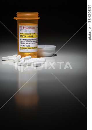 Hydrocodone Prescription Bottle Non Proprietary  38420334