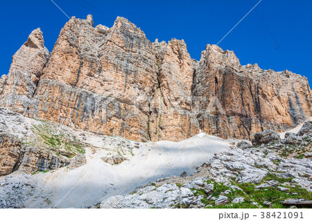 Sass Pordoi south face (2952 m)in Gruppo del Sella 38421091