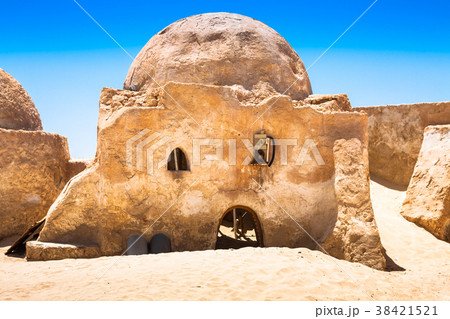 The houses from planet Tatouine - Star Wars The houses from planet Tatouine - Star Wars 38421521
