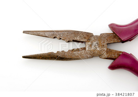 使い古した工具　錆びたラジオペンチ 38421807