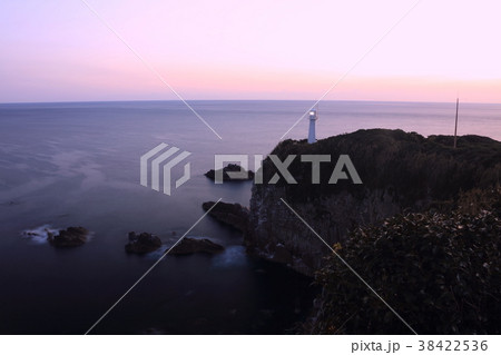 足摺岬灯台の夕景「四国八十八箇所」「日本の灯台50選」「足摺宇和国立公園」 足摺岬灯台の夕景「四国八十八箇所」「日本の灯台50選」「足摺宇和国立公園」 38422536