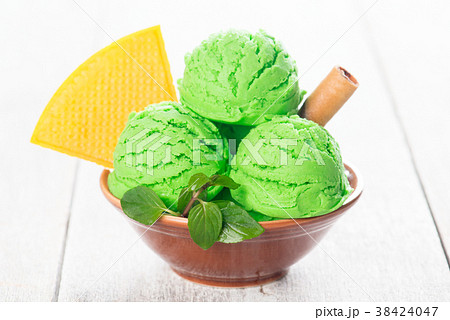Pistachio ice cream Pistachio ice cream 38424047