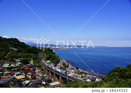 初夏の相模湾と特急「スーパービュー踊り子」(251系) 初夏の相模湾と特急「スーパービュー踊り子」(251系) 38424335