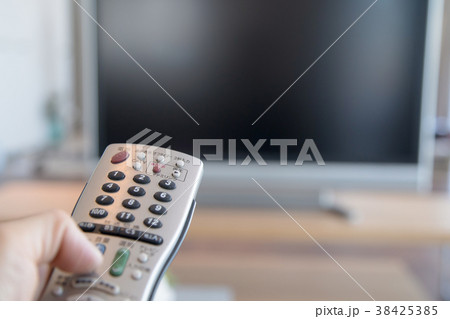 テレビとリモコン リビングイメージ 無人 テレビ テレビとリモコン リビングイメージ 無人 テレビ 38425385