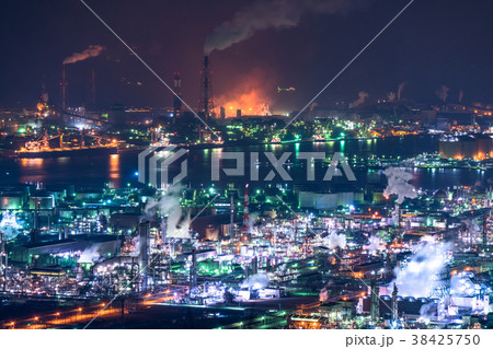 岡山県 水島臨海工業地帯 工場夜景の写真素材