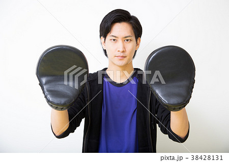 若い男性（ボクシング） 38428131