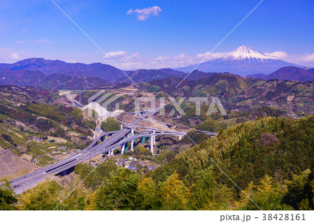 【静岡県】新東名高速道路新清水JCTと富士山 38428161