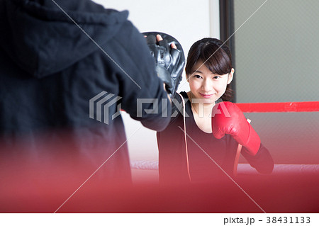 若い男女(ボクシング) 若い男女(ボクシング) 38431133