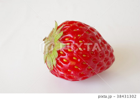 イチゴ（1個） 38431302