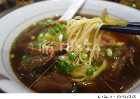 Beef noodle soup Beef noodle soup 38433120