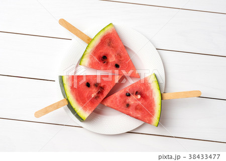 Overhead shot of watermelon slices 38433477
