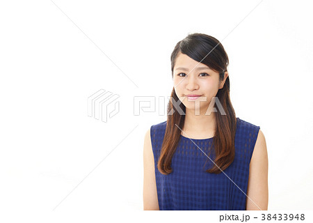 微笑む女性 38433948