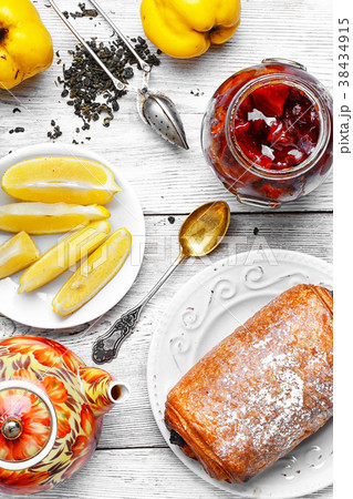 Pastry puff with jam of quince 38434915